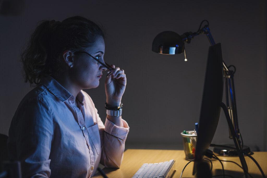 woman-working-night
